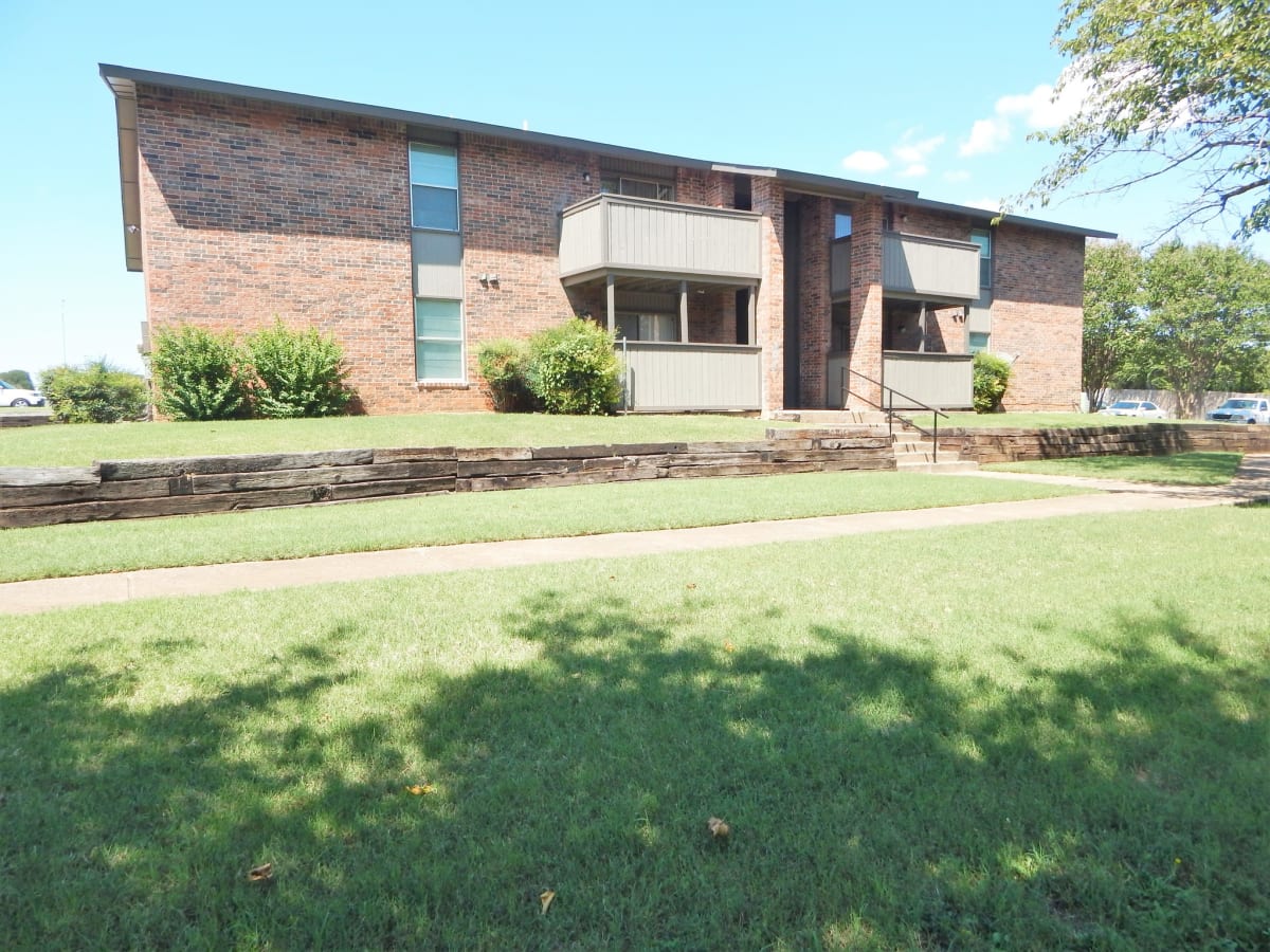 Photos and Video of Quail Ridge Apartments in Ft. Worth, TX